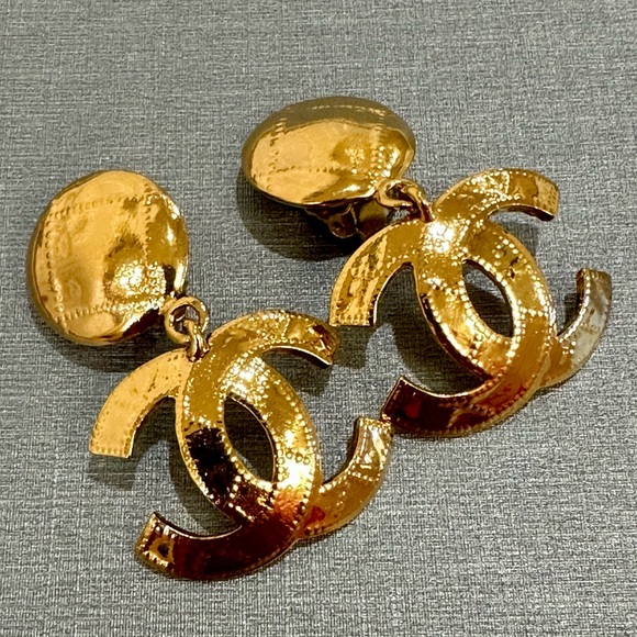 SOLD Chanel CC Hammered Dangle Earrings Clip On 1994 - Picture 2 of 14